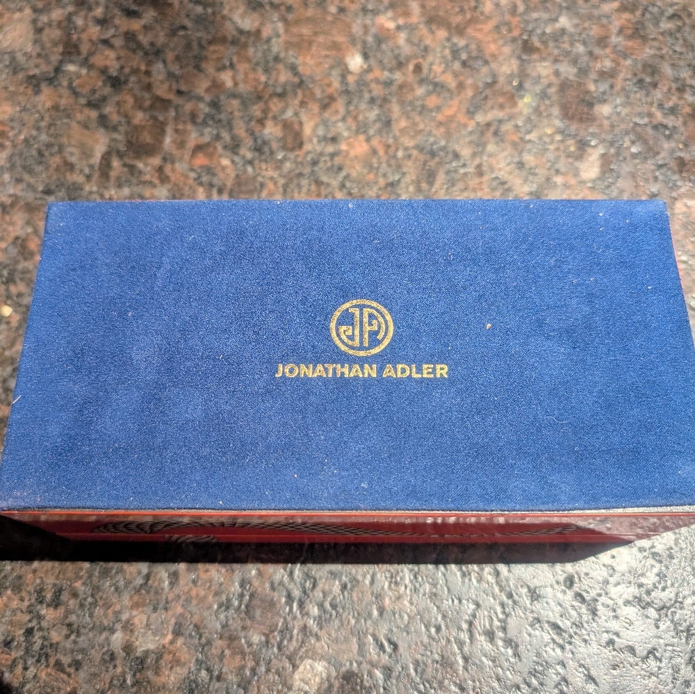 Jonathan Adler. Lacquer "Eden" Storage Box - Picture 3 of 6